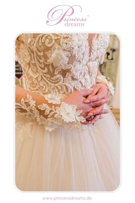 We did not find results for: Brautkleid langärmelig Spitze | Brautkleid spitze ...