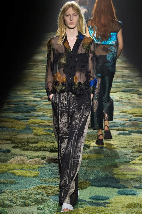 Spring Fashion Trend Sheer Ruled The Runways At Paris Fashion Week Glamour