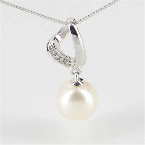 Diamond And Large Freshwater Pearl Pendant Necklace 85 9mm 9k White Gold