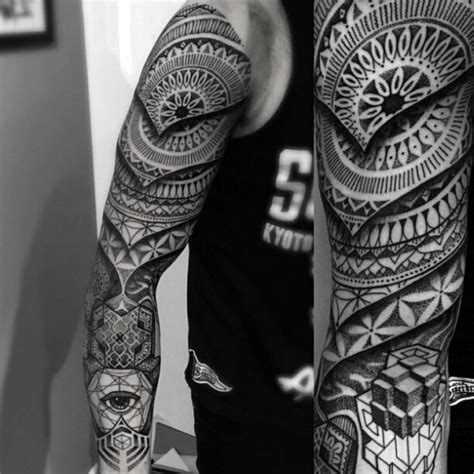 El hombro y los tattoos de manga entera son una delicia, se pueden hacer auténticas virguerías de diseño y encima quedan estéticamente brutales. Imagenes de Tatuajes de Manga Completa