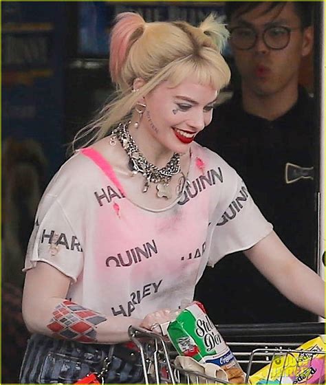 Margot Robbie Goes Snack Shopping As Harley Quinn For Birds Of Prey Scene Photo 4272039