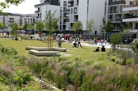Équipement et aménagement extérieur pour les professionnels à la recherche de mobilier urbain de qualité à prix web. INAUGURATION DU MAIL COMMANDANT COUSTEAU | Quartier ...