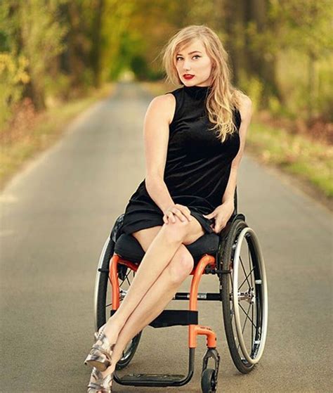 Handicap Mädchen Im Rollstuhl Mit Haariger Muschi Telegraph