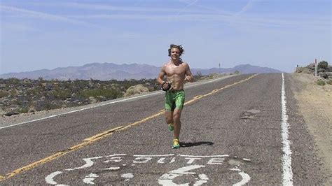 Real Life Forrest Gump Embarks On Run Across Us In 100 Days Sbs News