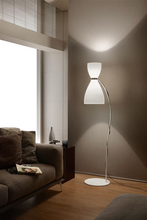 Led stehlampe, neuwertig, wohnzimmer, schlafzimmer. Stehlampe die ein Unterschied macht! | Stehlampe ...