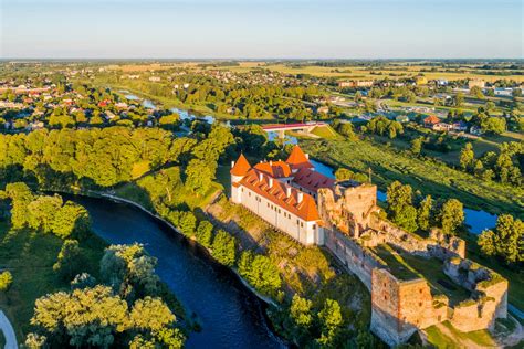 Riga is famous for its old town (vecrīga) and city center (centrs), in which over 800 buildings are of the art nouveau (aka jugendstil). 10 Best Day Trips from Riga | Road Affair