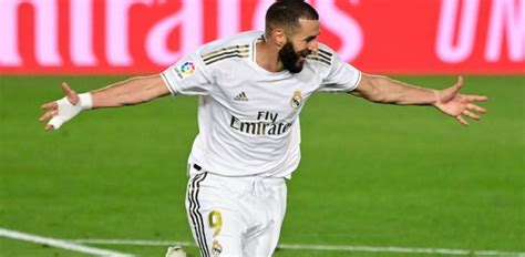 Born 19 december 1987) is a french professional footballer who plays as a striker for spanish club real madrid. Benzema, Zidane hallucine