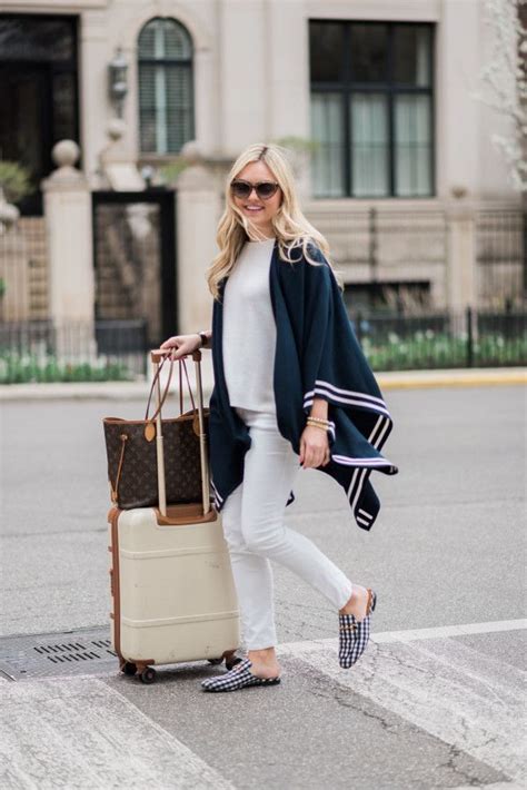 A Fashionable Travel Outfit That S Still Comfortable — Bows And Sequins Fashion Travel Outfit