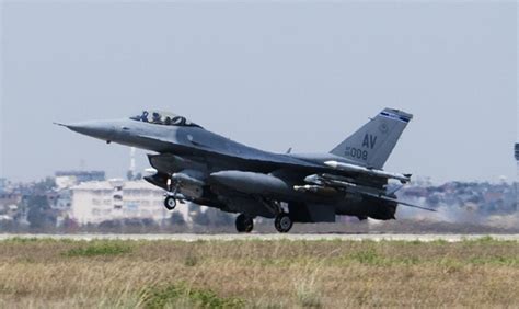 Us F 16 Fighter Jet Crashes During Training Mission