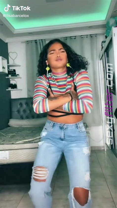 Sexy Lisandra Barcelos Shows Cleavage In Black Crop Top