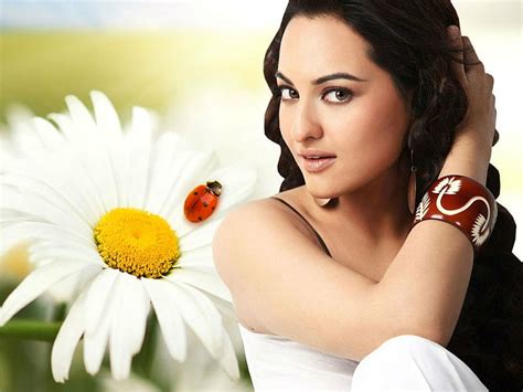Hd Wallpaper Actress Babe Bollywood Indian Model Sinha Sonakshi Wallpaper Flare