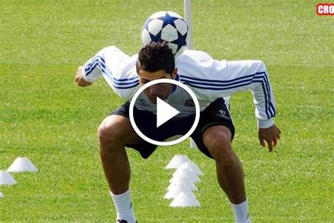 Cristiano Ronaldo Amazing Freestyle Football Skills Video