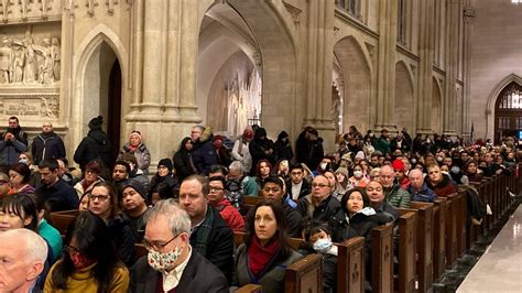Hundreds Flock To St Patricks Cathedral For Christmas Mass