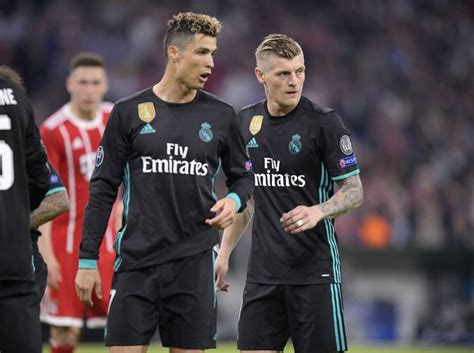 Kroos can receive the ball as a central playmaker and feed it through to either bale or ronaldo as. Toni Kroos: Cristiano Ronaldo ist sein Nachbar