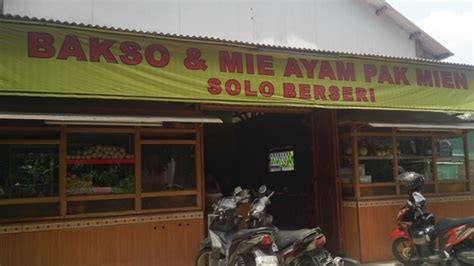 Ruang tu 10 june 2019. Kuliner Bogor - Baso Pak Mien