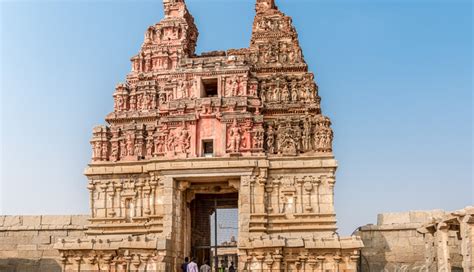 10 Most Iconic Historic Buildings In India