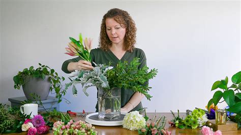 We have segregated into different kinds of online flower delivery service in india suiting different occasions. Elevate Your Grocery Store Flowers Aleen Floral Design ...