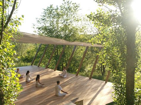 Yoga Spaces Outdoors Outdoors Yoga Space In 2020 Yoga Space Design Outdoor Meditation