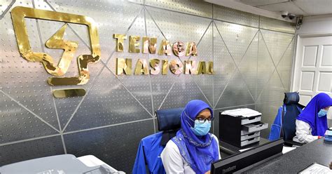 Saham pt bank central asia tbk (bbca) juga menjadi incaran investor asing dengan total net buy rp 10,5 miliar, disusul pt telkom indonesia (persero) tbk kenaikan harga minyak sawit di tahun 2021 ini diharapkan mampu mendongkrak perekonomian negara produsennya. Saham TNB melonjak lebih 5.0 peratus hari ini | Berita Harian