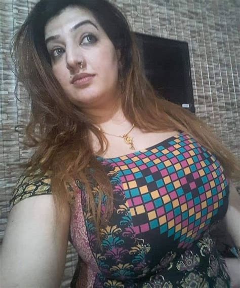 Sexy Pakistani Muslim Bhabhi
