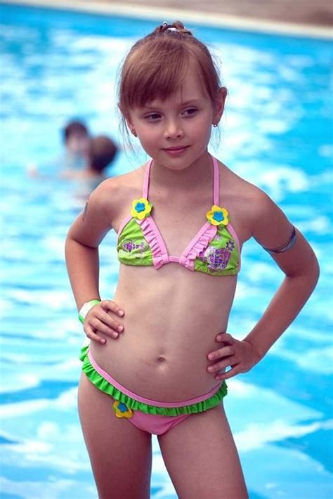 Юнные мальчики натуристы Girls bikinis kids Little girl bikini Little girl swimsuits