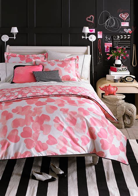 Learn how to take your small bedroom to the next level with design, decor, and layout inspiration. Girl's Guide 101: How to Decorate the Perfect Girly ...