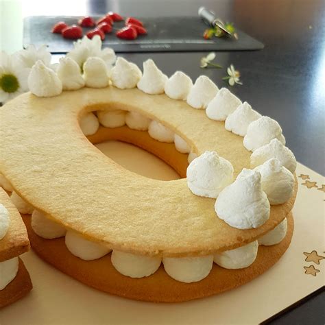 Recette Facile Du Number Cake Avec Pâte à Sablés Et Chantilly