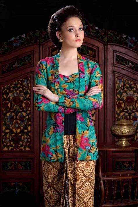 √ 30 Model Kebaya Modern Terbaru Inspirasi Remaja Gambar