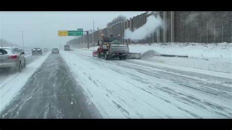 Mndot Plow Clearing Snow On I 35w During Wednesdays Storm Youtube