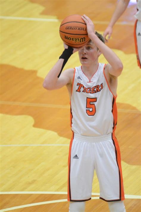Warsaw Basketball Riley Remarkable As Tigers Claim Nlc Title
