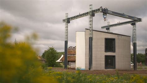 Europes Largest 3d Printer Just Made Its First Two Story House Cnet