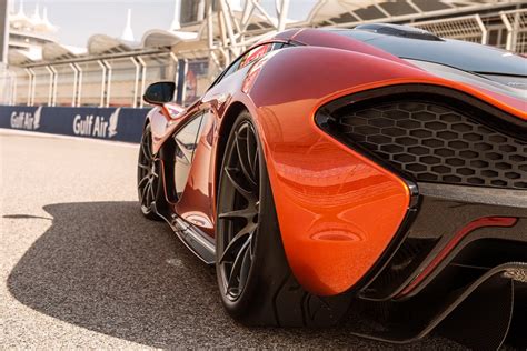 Nancys Car Designs: McLaren P1 Spreads Out for a Photo Shoot at the