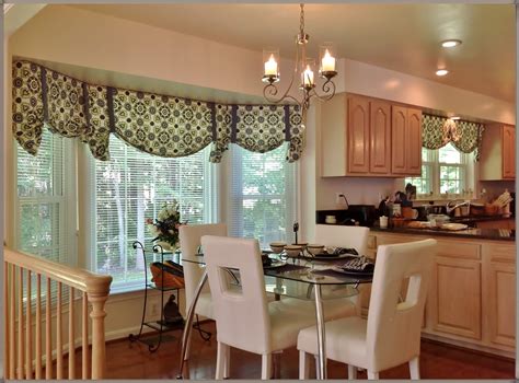 Valences might seem like the outdated option from your mom's kitchen, but it doesn't have to be. The Ideas of Kitchen Bay Window Treatments - TheyDesign.net - TheyDesign.net