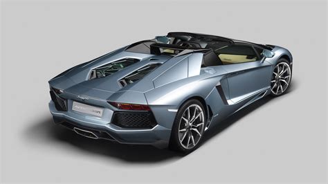 Lamborghini Aventador Lp 700 4 Roadster Makes Debut