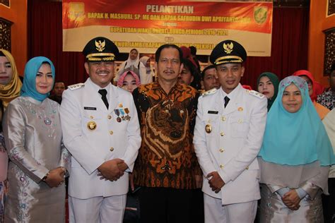 Modal berbayar / terkumpul rm50,000.00. Gallery Pelantikan Bupati Dan Wakil Bupati Bungo ...