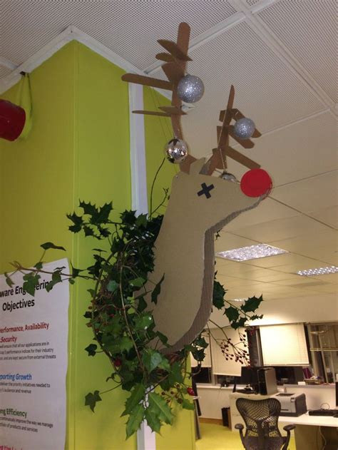 Top 30 Office Christmas Decorating Ideas Flawssy