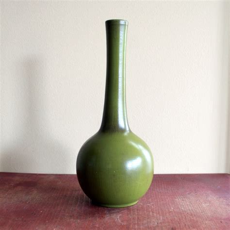 Vintage Haeger Matte Finish Green Pottery Vase