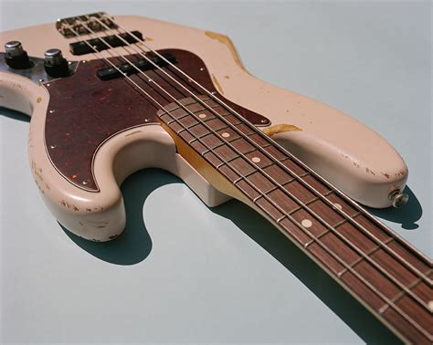 Flea X Fender Signature Bass The Awesomer