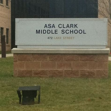 Asa Clark Middle School Middle School In Pewaukee