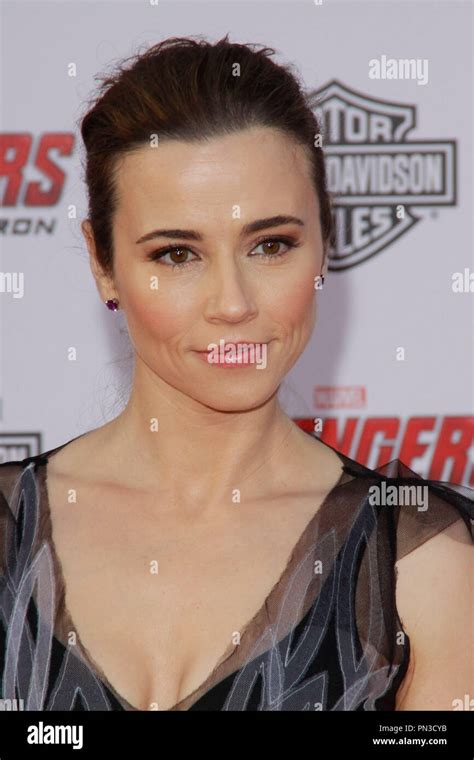 Linda Cardellini At The World Premiere Of Marvels Avengers Age Of