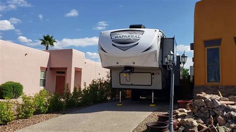 How to install a 5th wheel hitch. The Curt A16 5th wheel hitch. - YouTube