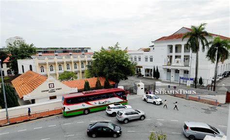 Dr koo wee kor, disted college president, speaking in 2013 at a blue ocean strategy workshop for smk convent lebuh light teachers, made this very strong point CM : It's up to Education Ministry whether to acquire ...