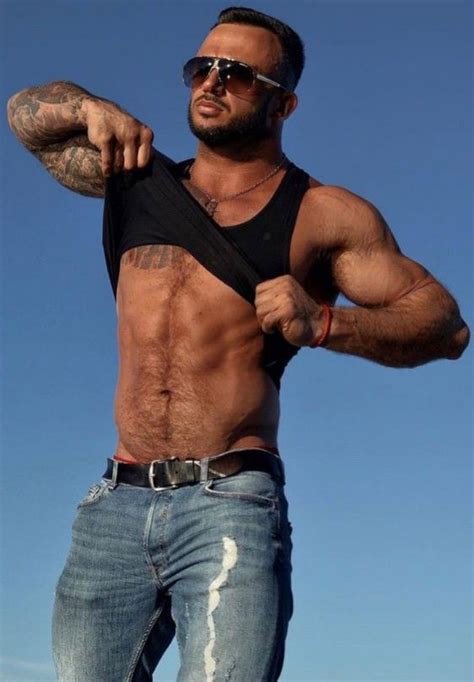 Pin By Muscle Men Jeans On Machos M Sculosos En Jeans Sexy Men