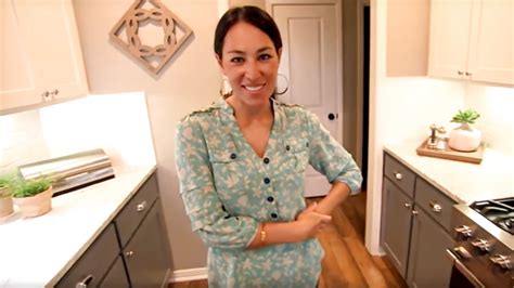 The Hot Sexy Fixer Upper Lady And Momma Joanna Gaines Pics