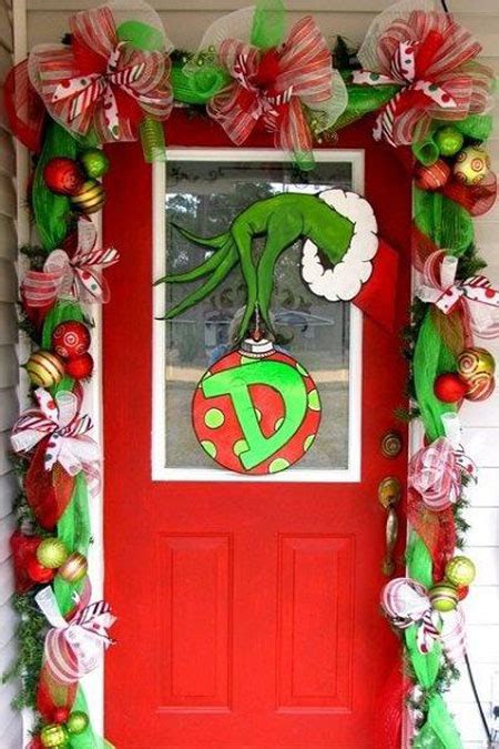 Did you know that you can make christmas wreaths at home with paper? Most Loved Christmas Door Decorations Ideas on Pinterest ...