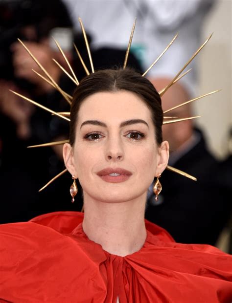 Anne Hathaway Celebrity Hair And Makeup At The 2018 Met Gala