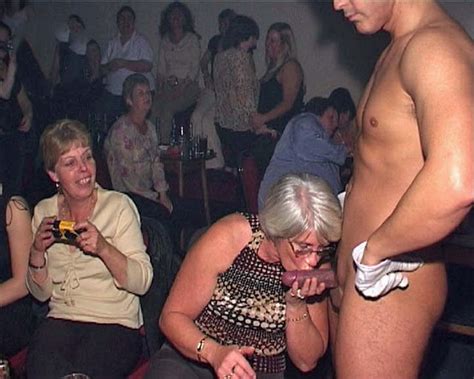 See And Save As Actual Male Stripper Cfnm Porn Pict Crot