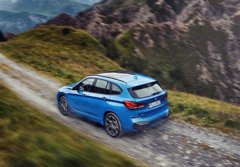 Detailed features and specs for the 2019 bmw x1 including fuel economy, transmission, warranty, engine type, cylinders, drivetrain and more. BMW details 2020 X1 plug-in hybrid that we won't get