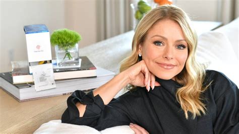 Kelly Ripa Says She Would Rethink Joining Live With Regis Philbin