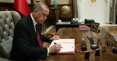 Gizlilik, kullanım ve telif hakları bildiriminde belirtilen kurallar çerçevesinde hizmet sunulmaktadır. Başkan Erdoğan imzalı '2021 Yılı Yatırım Programı' Resmi ...